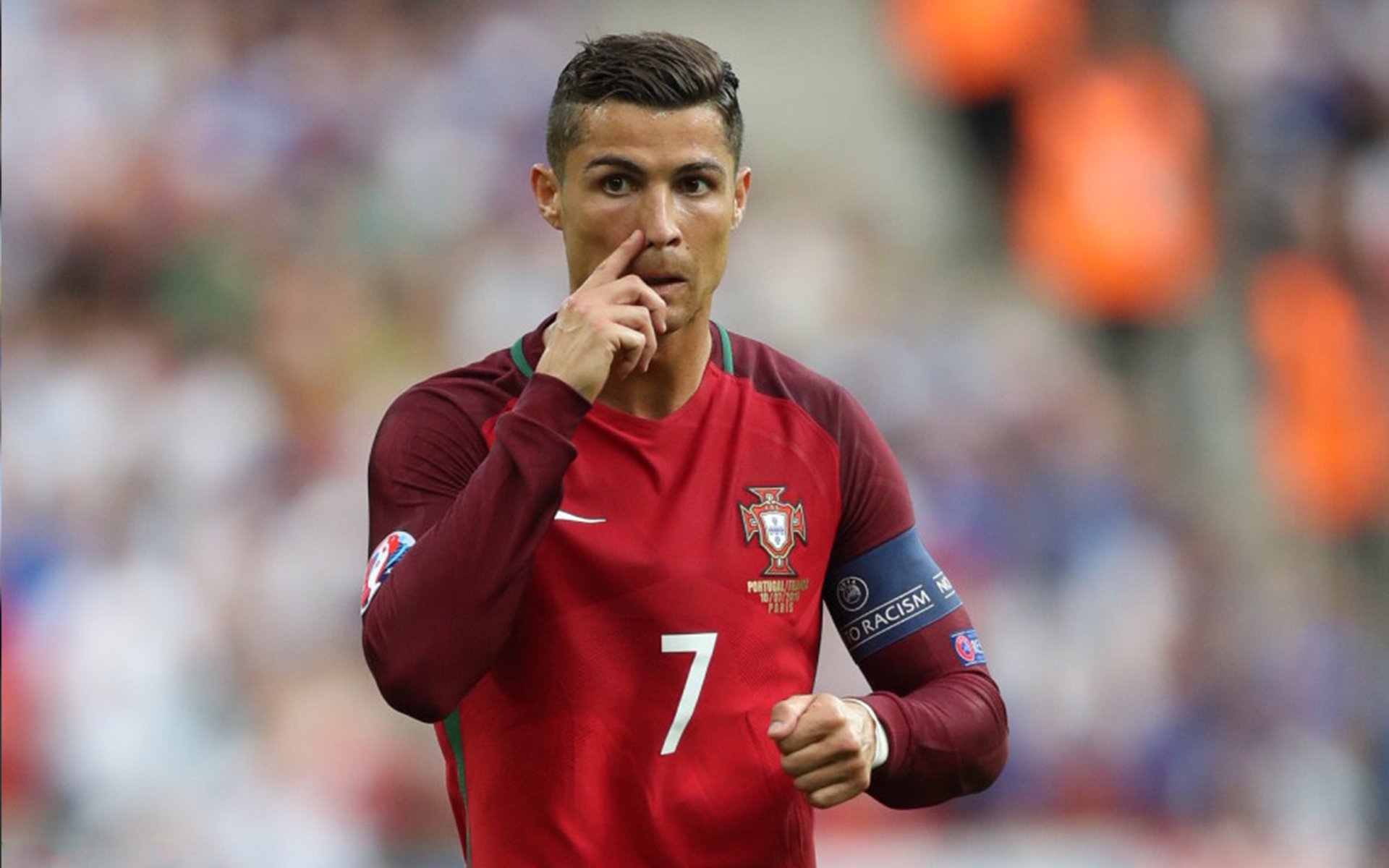 开云官方平台-_比赛中的瞬间：令人心跳加速的精彩得分_，描写比赛激动人心的场面